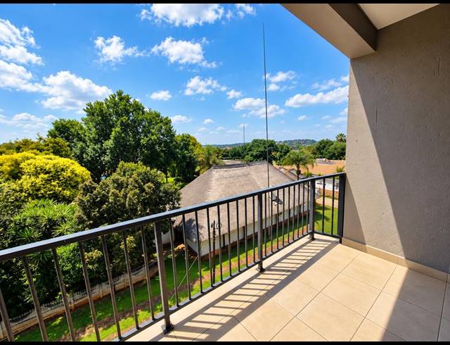 2 BEDROOM APARTMENT FOR SALE IN CLUBVIEW